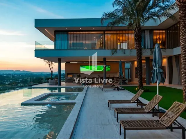 Casa com 2205m² 6 quartos e 8 banheiros, à venda, no bairro Tamboré em Santana de Parnaíba