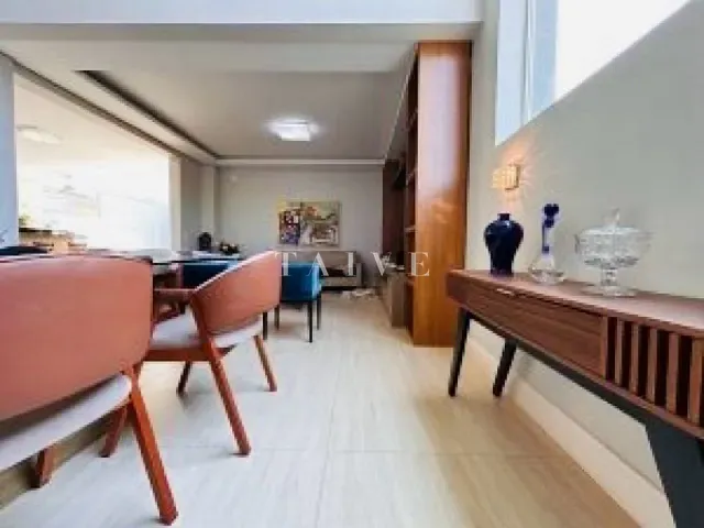 Casa 4 quartos e 5 banheiros, à venda, no bairro Vivendas do Arvoredo em Londrina