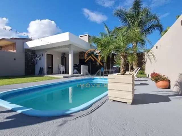 Casa com 420m² 4 quartos e 4 banheiros, à venda, no bairro Três Vendas em Pelotas
