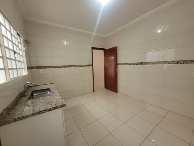 Casa com 125m² 3 quartos e 2 banheiros, para alugar, no bairro Jardim Morada do Sol em Indaiatuba