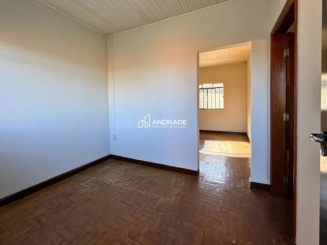 Casa com 395m² 3 quartos e 2 banheiros, à venda, no bairro Jardim São Pedro em Apucarana