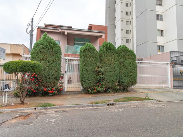 Sobrado com 468m² 4 quartos e 6 banheiros, à venda, no bairro Jardim América em Goiânia