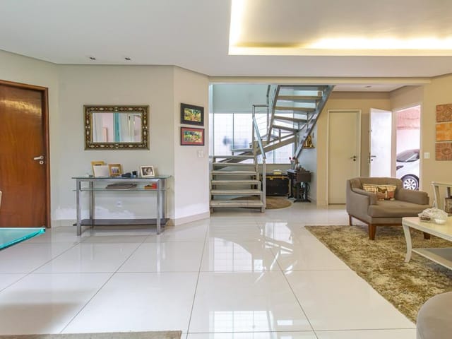 Sobrado com 468m² 4 quartos e 6 banheiros, à venda, no bairro Jardim América em Goiânia