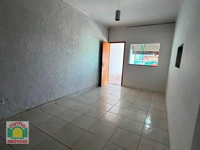 Casa 3 quartos e 3 banheiros, à venda, no bairro Parque Brasília 2ª Etapa em Anápolis