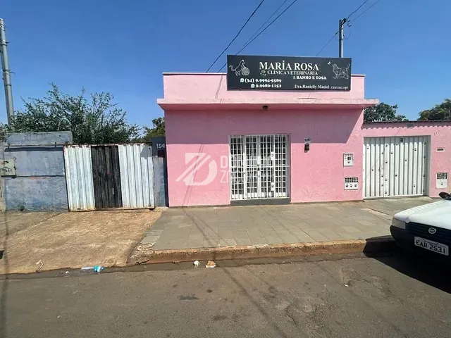 Casa com 470m², à venda, no bairro Jardim Induberaba em Uberaba