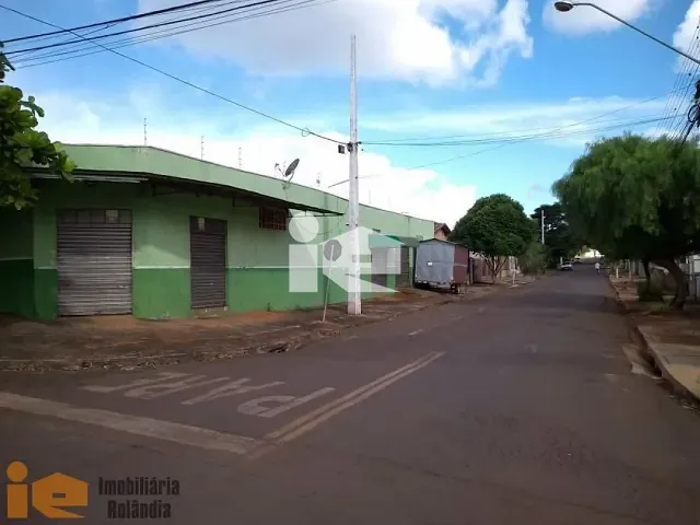 Casa 3 quartos e 1 banheiro, à venda, no bairro Jardim Novo Horizonte em Rolândia