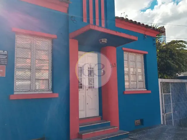 Casa com 414m² 3 quartos e 2 banheiros, à venda ou para alugar, no bairro Centro em Pelotas