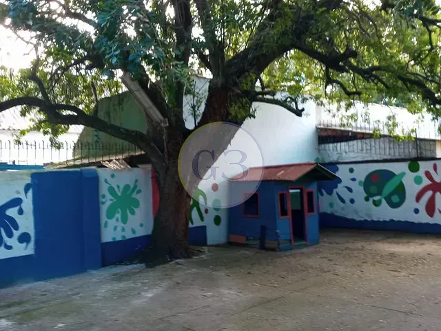 Casa com 414m² 3 quartos e 2 banheiros, à venda ou para alugar, no bairro Centro em Pelotas