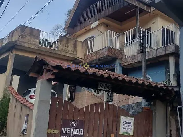 Casa 2 quartos e 2 banheiros, à venda, no bairro esperança em Petrópolis