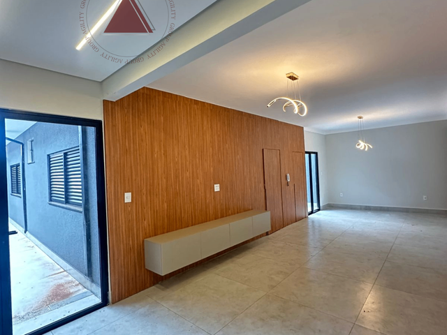 Casa com 270m² 4 quartos e 4 banheiros, à venda, no bairro Jardim Líbano em Franca