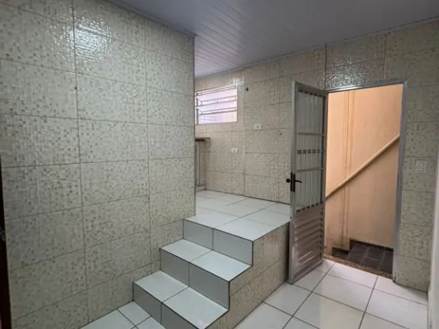 Casa com 300m², para alugar, no bairro Vila Celeste em São Paulo