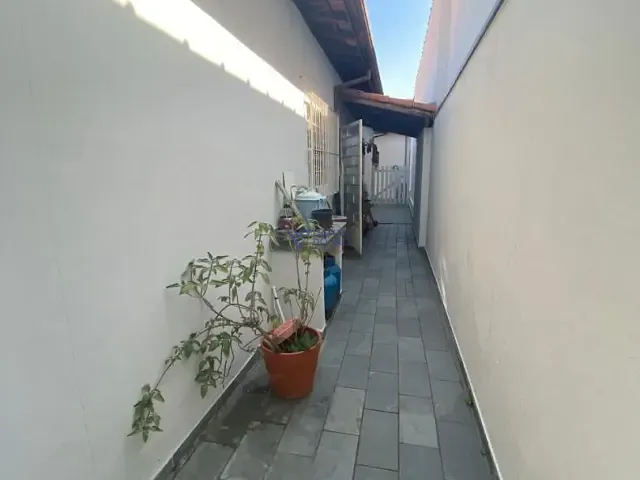 Casa com 250m² 3 quartos e 3 banheiros, à venda, no bairro Jardim das Indústrias em São José dos Campos