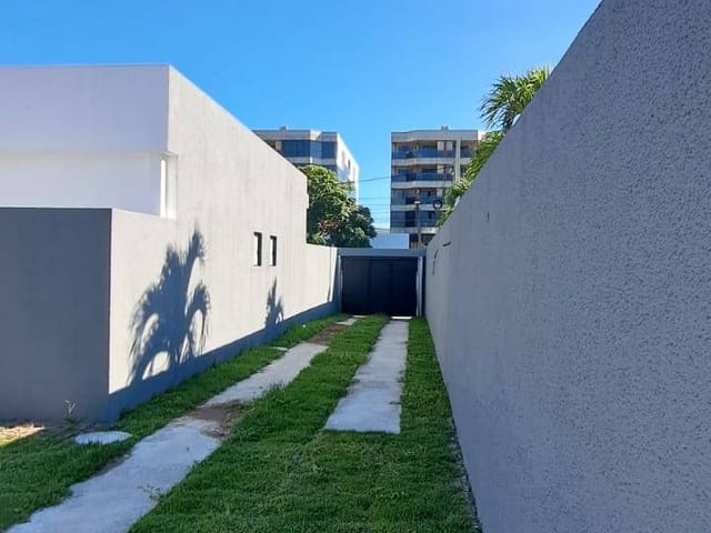 Casa 4 quartos e 3 banheiros, à venda, no bairro Extensão do Bosque em Rio das Ostras