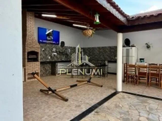 Casa com 430m² 3 quartos e 4 banheiros, à venda, no bairro Vila Indaiá em Rio Claro