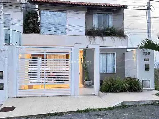 Casa 3 quartos e 4 banheiros, à venda, no bairro Santa Rosa  em Barra Mansa
