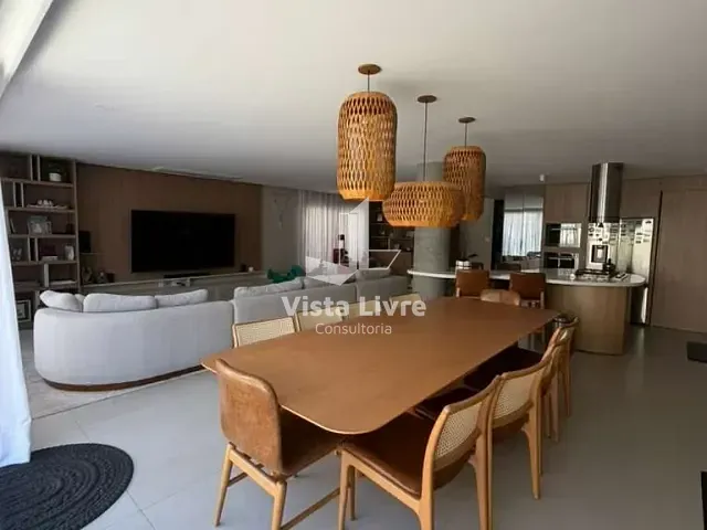Casa com 340m² 4 quartos e 5 banheiros, à venda, no bairro Alphaville em Santana de Parnaíba