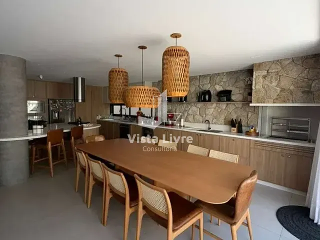 Casa com 340m² 4 quartos e 5 banheiros, à venda, no bairro Alphaville em Santana de Parnaíba