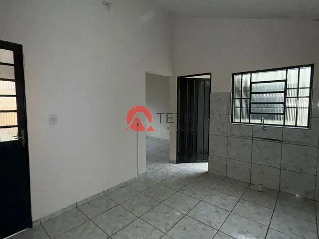 Casa 2 quartos e 1 banheiro, para alugar, no bairro Jardim São Francisco em Maringá