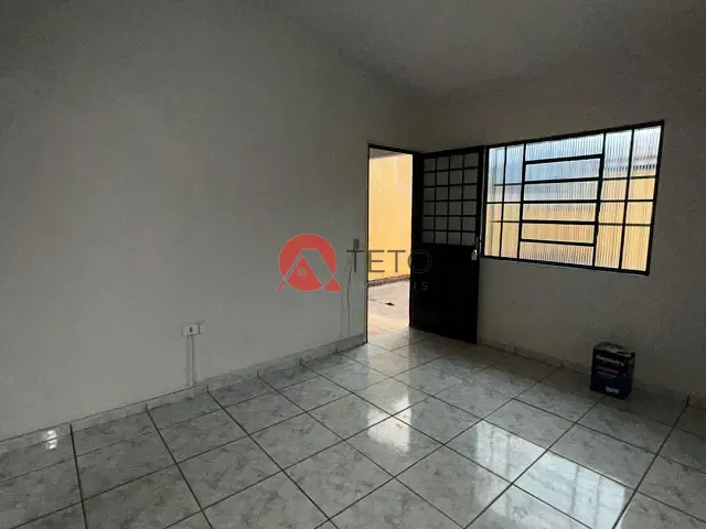 Casa 2 quartos e 1 banheiro, para alugar, no bairro Jardim São Francisco em Maringá