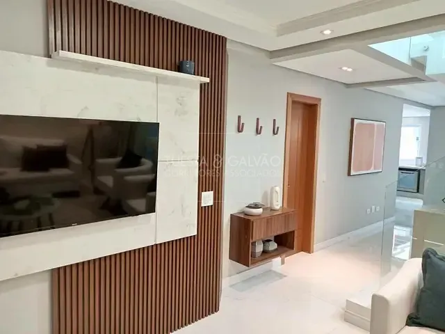 Casa com 226m² 3 quartos e 3 banheiros, à venda, no bairro Orleans em Curitiba
