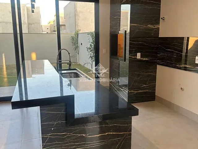 Casa com 360m², à venda, no bairro Residencial Paris em Sinop