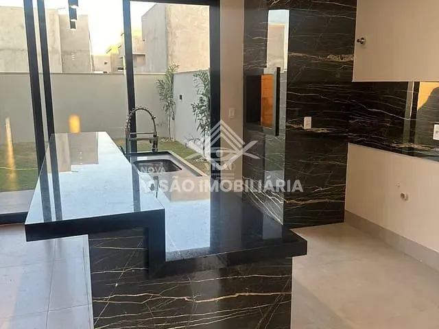 Casa com 360m², à venda, no bairro Residencial Paris em Sinop