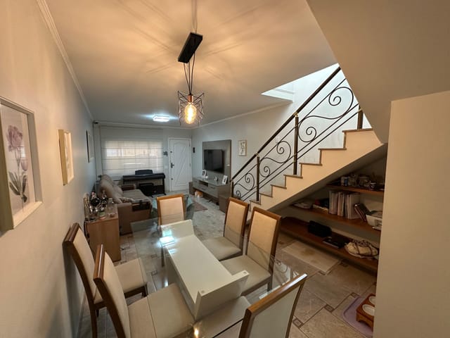 Foto do Casa - 🧭 A 800m do Metrô Vila Matilde – Sobrado de 104m², 3 Andares, 2 Dormitórios e 1 Vaga de Garagem! ✨ | Organização Imobiliária Açores