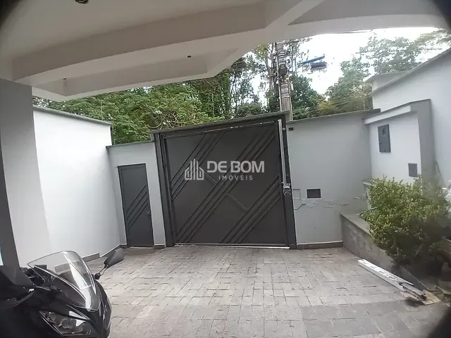 Casa com 345m² 3 quartos e 2 banheiros, à venda, no bairro Jardim Quisisana em Poços de Caldas