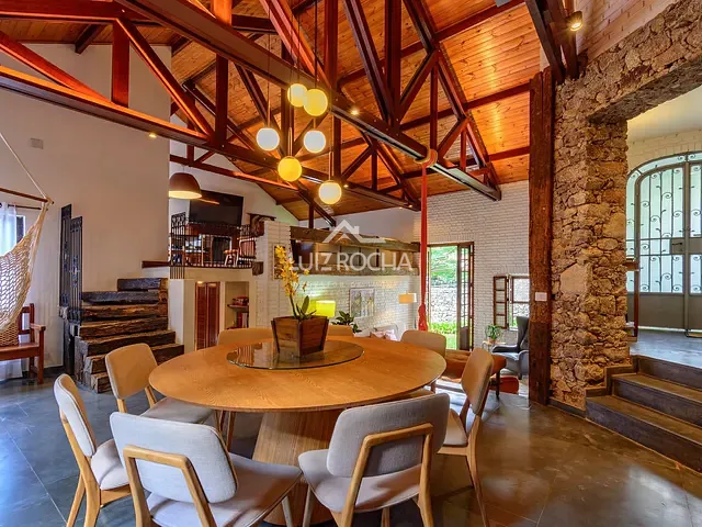 Casa com 1492m² 4 quartos e 7 banheiros, à venda, no bairro Chácara São João em Carapicuíba