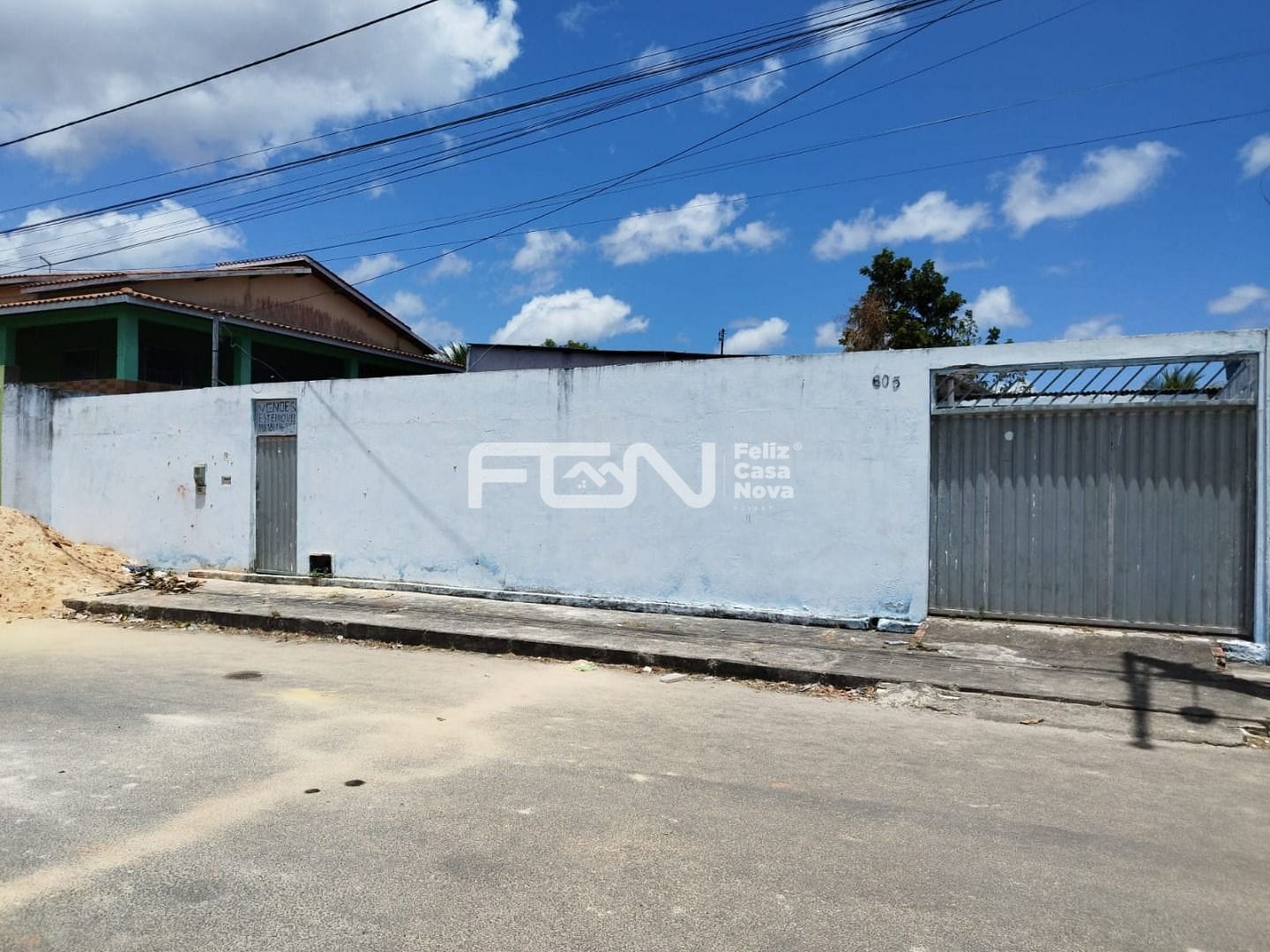 Casa à venda com 5 quartos, 10m² - Foto 1