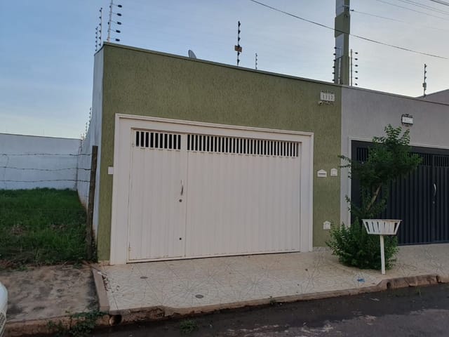 Casa com 128m² 2 quartos e 3 banheiros, à venda, no bairro João Crevelaro em Birigui