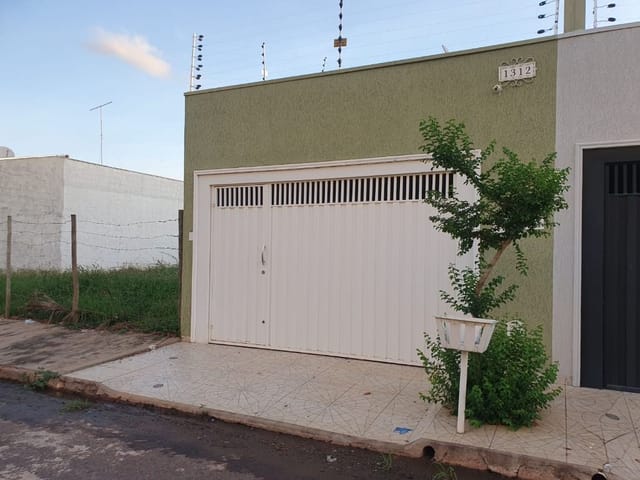 Casa com 128m² 2 quartos e 3 banheiros, à venda, no bairro João Crevelaro em Birigui