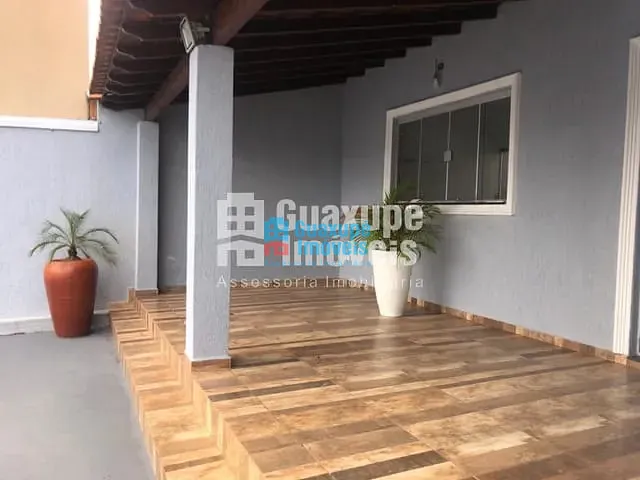Casa com 210m², à venda, no bairro JARDIM OURO VERDE em GUAXUPÉ