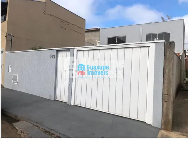 Casa com 210m², à venda, no bairro JARDIM OURO VERDE em GUAXUPÉ