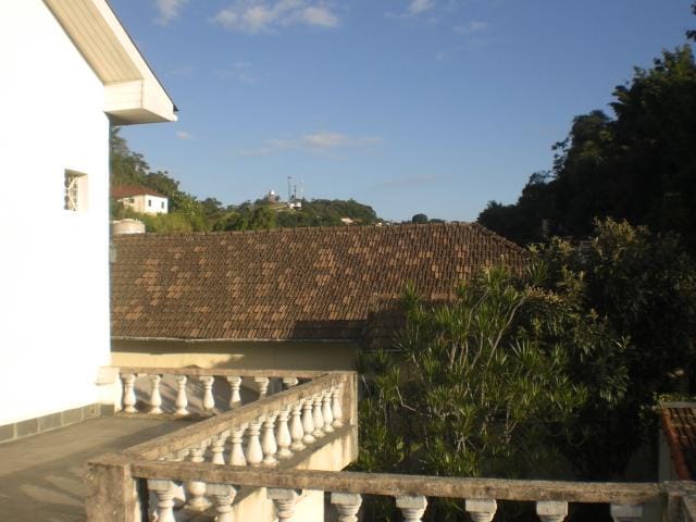 Casa com 900m² 7 quartos e 1 banheiro, à venda, no bairro Centro em Petrópolis