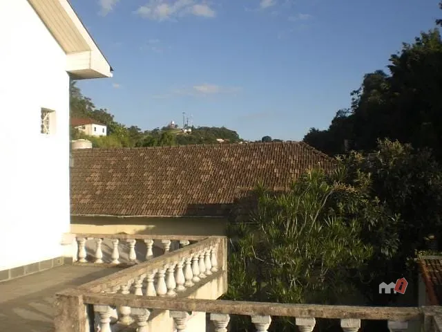Casa com 900m² 7 quartos e 1 banheiro, à venda, no bairro Centro em Petrópolis