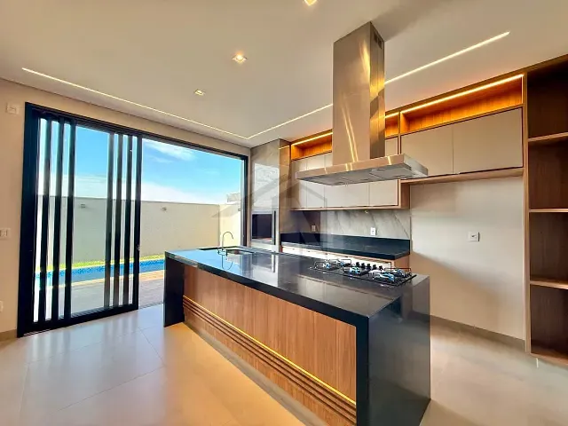 Casa com 350m² 4 quartos e 4 banheiros, à venda, no bairro Vila do Golf em Ribeirão Preto