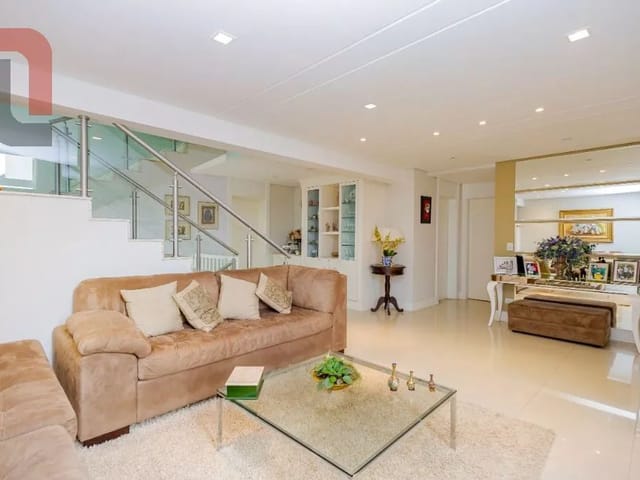 Casa com 394m² 5 quartos e 5 banheiros, à venda, no bairro São Braz em Curitiba
