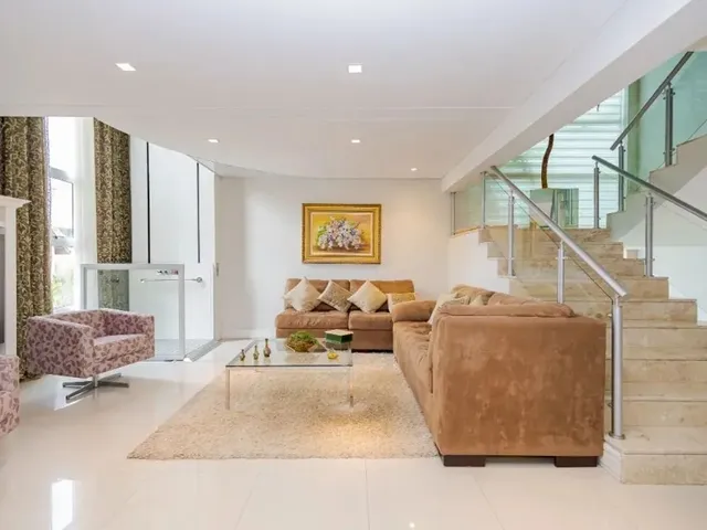 Casa com 394m² 5 quartos e 5 banheiros, à venda, no bairro São Braz em Curitiba