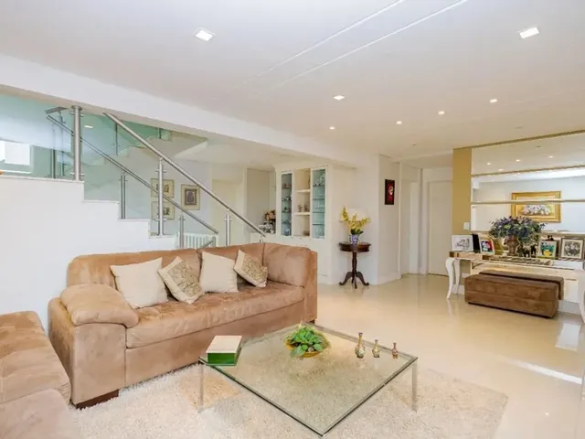 Casa com 394m² 5 quartos e 5 banheiros, à venda, no bairro São Braz em Curitiba