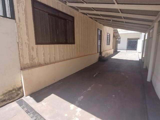 Foto do Casa - Casa com 3 dormitórios para alugar por R$ 1.200- Centro - Londrina/PR | Imobiliária Natal LTDA
