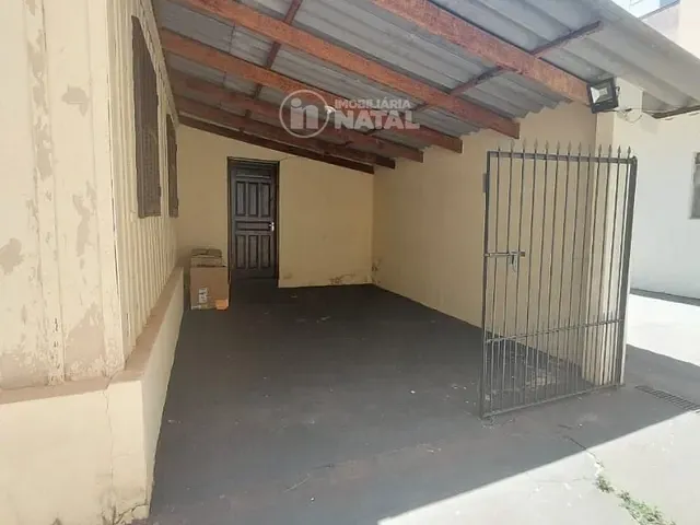 Casa 3 quartos e 1 banheiro, para alugar, no bairro Centro em Londrina