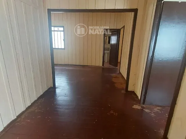 Casa 3 quartos e 1 banheiro, para alugar, no bairro Centro em Londrina