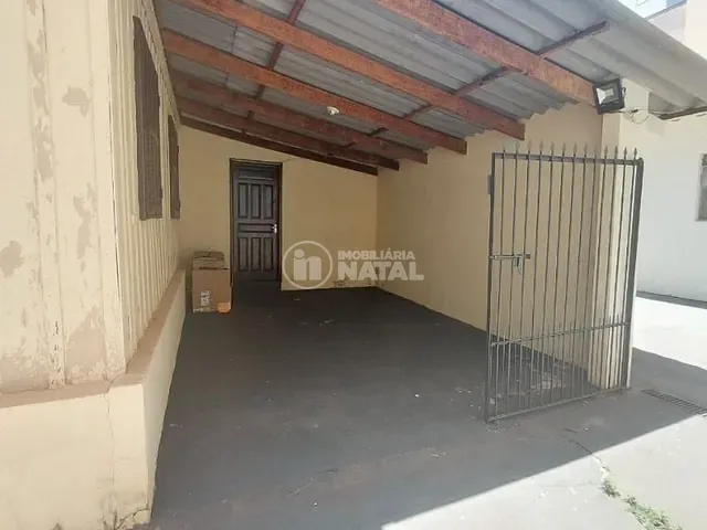 Casa 3 quartos e 1 banheiro, para alugar, no bairro Centro em Londrina
