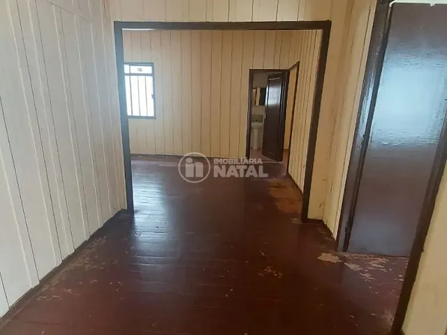 Casa 3 quartos e 1 banheiro, para alugar, no bairro Centro em Londrina