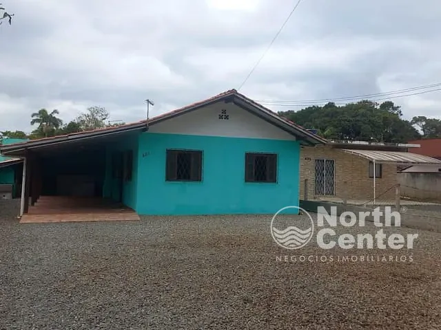 Casa com 338m² 3 quartos e 2 banheiros, à venda, no bairro Costeira em Balneário Barra do Sul