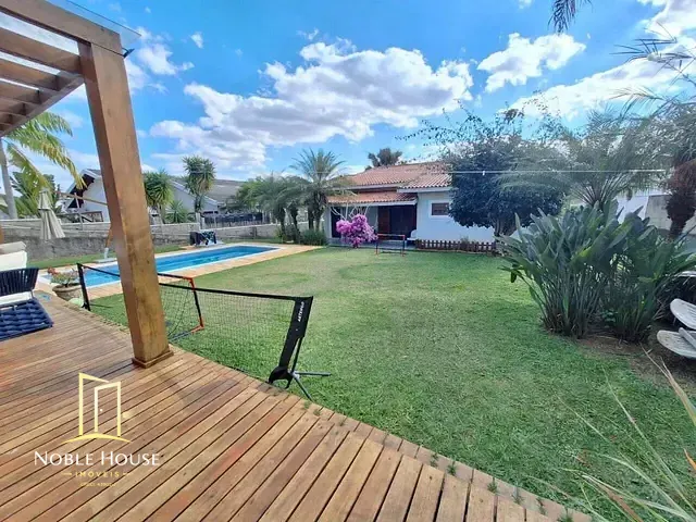 Casa com 1033m² 4 quartos e 4 banheiros, para alugar, no bairro Marambaia em Vinhedo