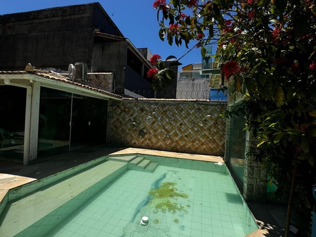 Casa 10 quartos e 13 banheiros, à venda, no bairro Cidade Praiana em Rio das Ostras