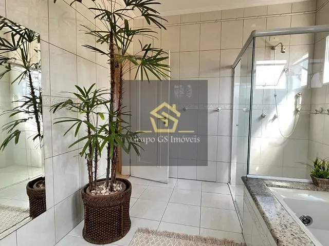 Casa com 450m² 3 quartos e 6 banheiros, à venda, no bairro Condomínio Residencial Terras do Caribe em Valinhos
