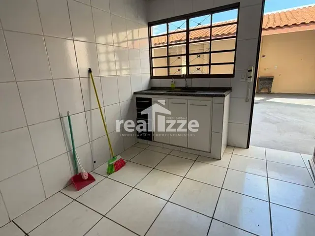Casa com 54m² 2 quartos e 1 banheiro, para alugar, no bairro Prados em Itapira